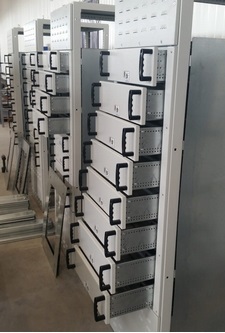 Шкафы с выкатными модулями